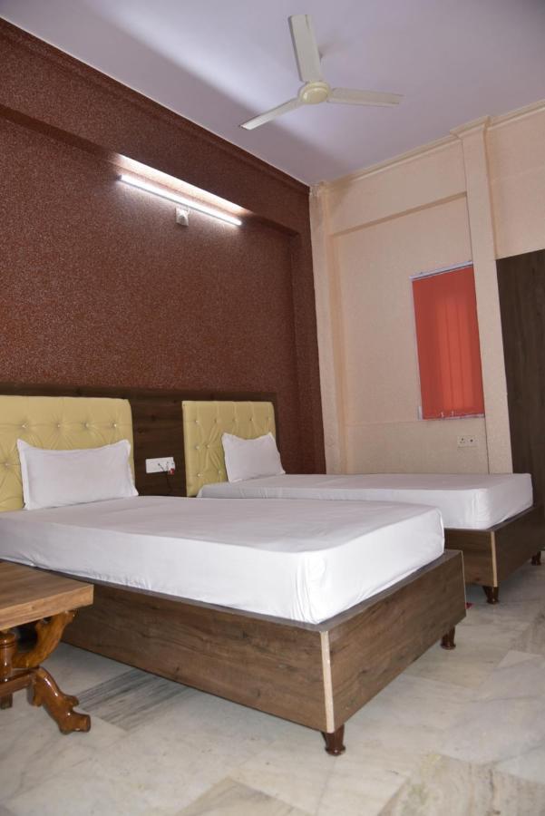 Hotel Royal Surya Gaya Exterior foto
